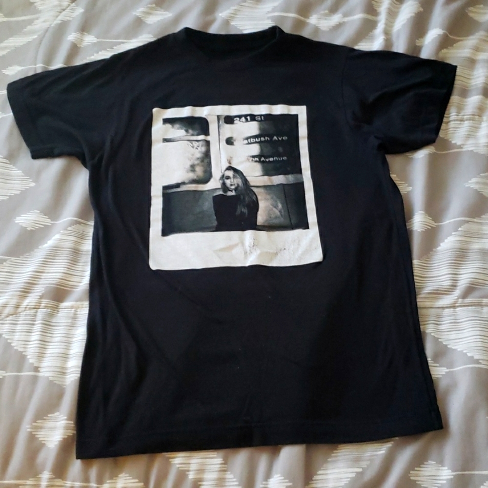 Sabrina Carpenter Merch Tshirt